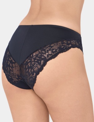 Triumph Amourette Charm Tai Brief